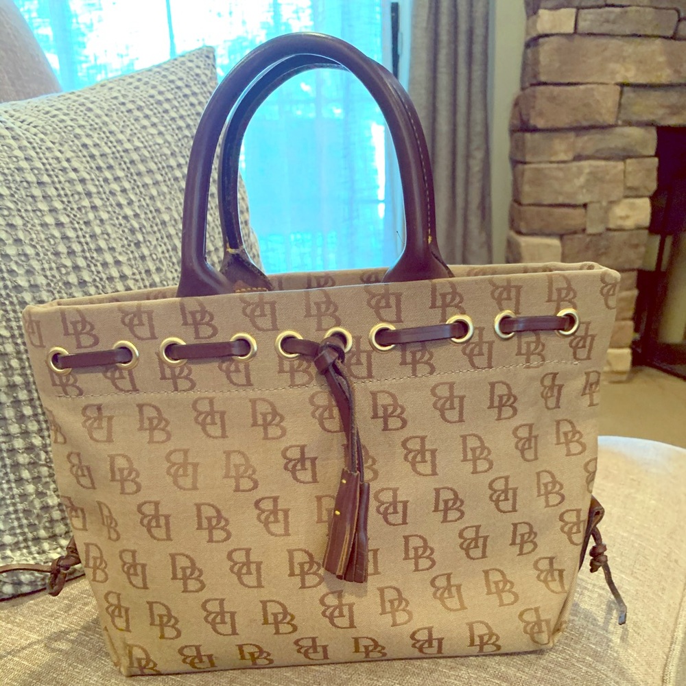 Dooney & Bourke Bag *Authentic*